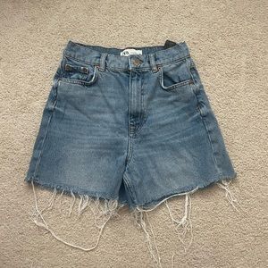 ZARA Bermuda 90’s Mom Jean Shorts